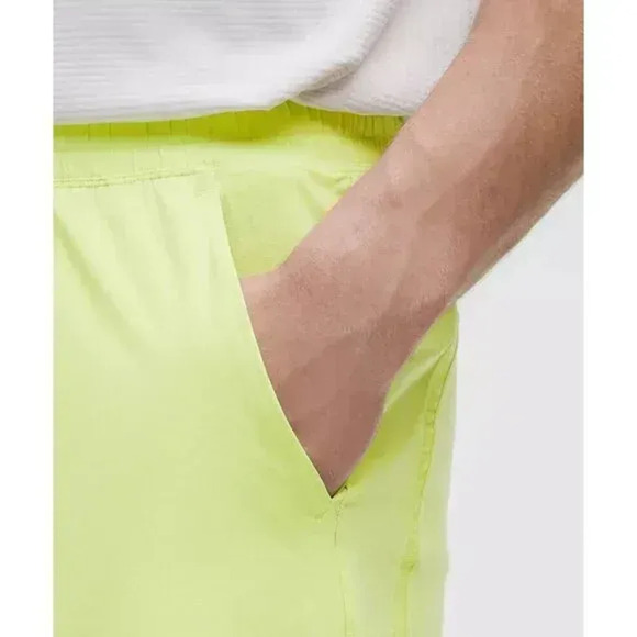 NWT Lululemon Pace Breaker Linerless Short 5" - Size L - MSRP $68 - Picture 4 of 4